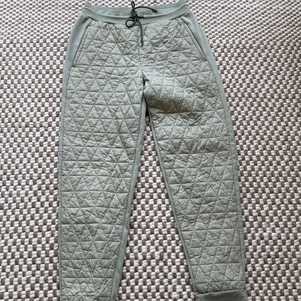 Womens athleta Quilted green tea Jogger Pants
